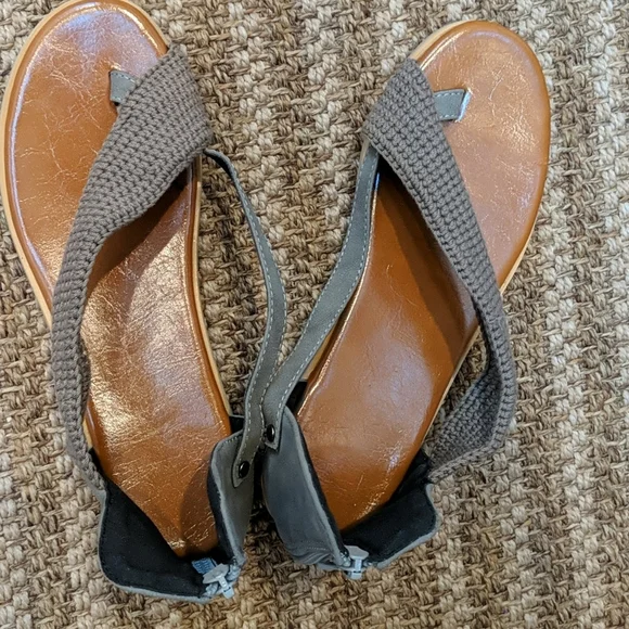 Suede and Knit Thong Sandals European 36 New - Picture 2 of 10